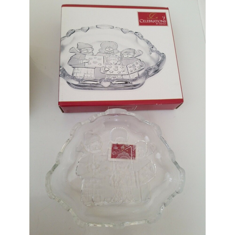 Celebrations by MIKASA Frosted Snack Dish Christmas Carolers Collection